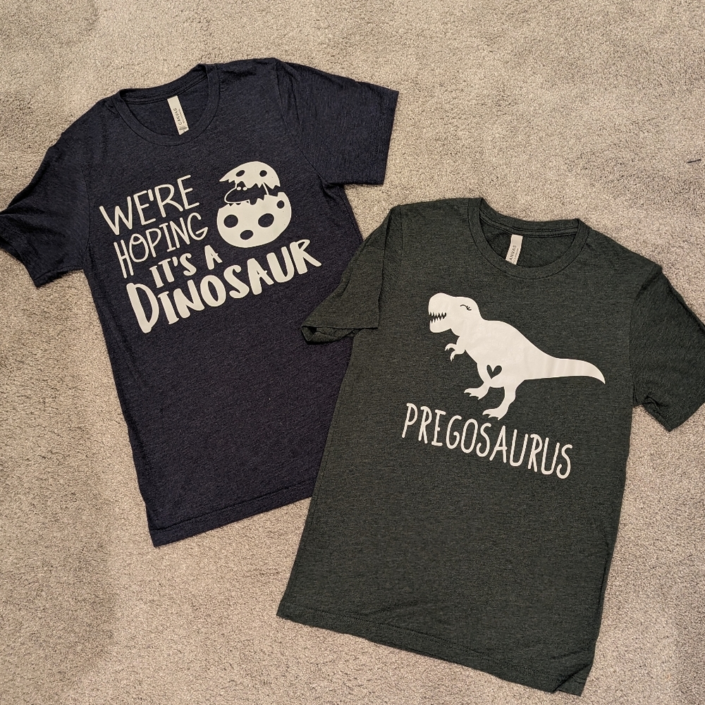 Womens- Short sleeve T-shirts- Size Small- Pregnancy- dinosaurs